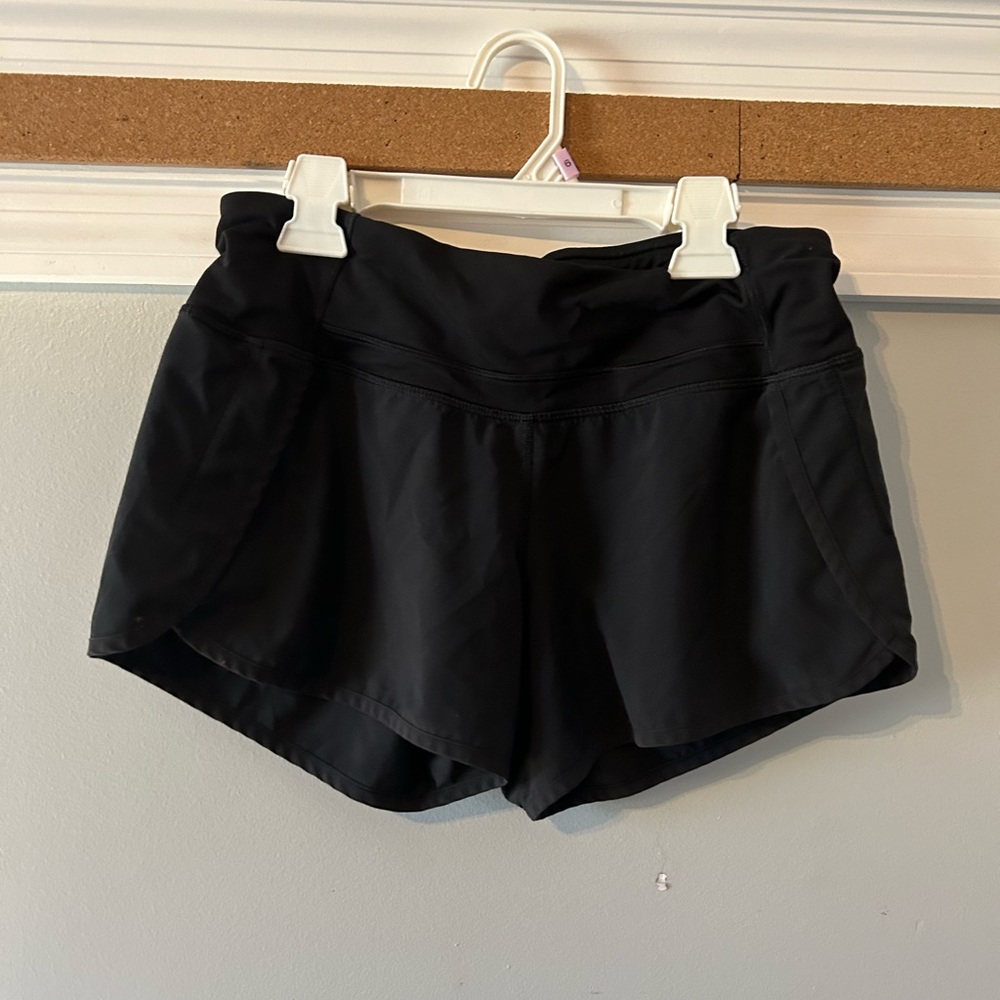 Lulu shorts 2.5 in
